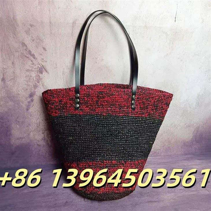 กระเป๋าฤดูร้อนของ Raffia Shoulder Beach