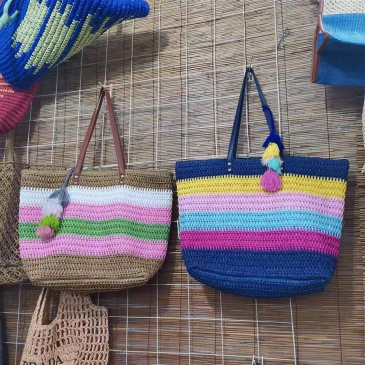 กระเป๋าชายหาดขนาดใหญ่สำหรับผู้หญิงสีสันสดใส