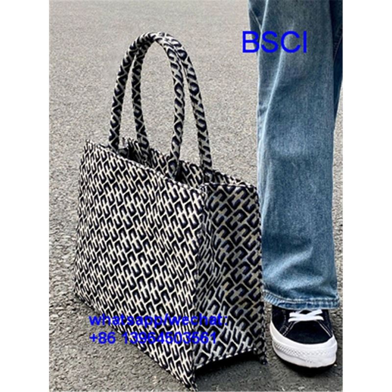 ออกแบบกระเป๋า Tote ผู้หญิง