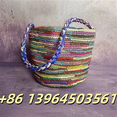 กระเป๋า Raffia Woman จริง