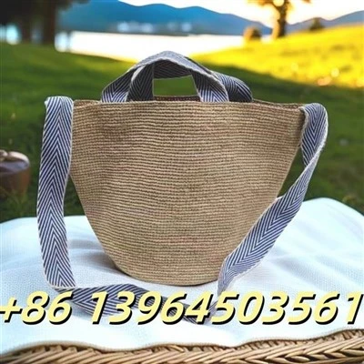 กระเป๋า Raffia Woman พร้อมสายรัดผ้าฝ้าย